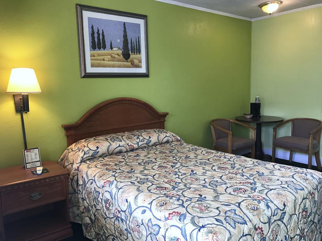 Economy Inn Danville Extérieur photo
